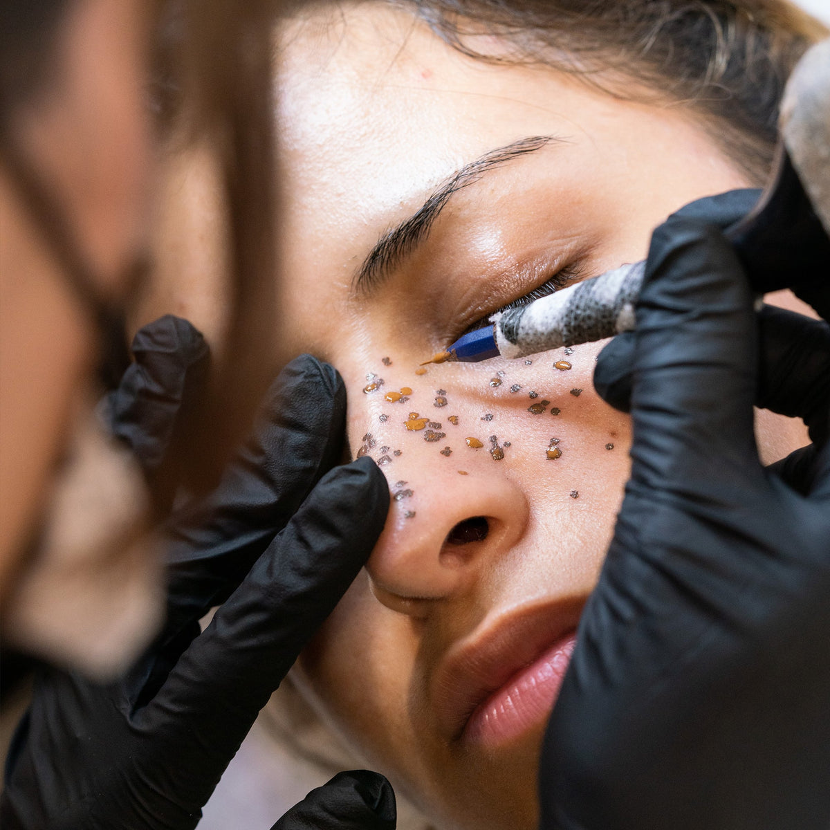 Taches de rousseur et grain de beauté — maquillage permanent